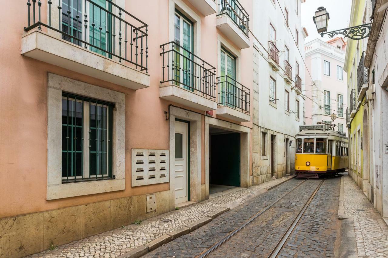 Alfama Modern Two-Bedroom Apartment W/ River View And Parking - By Lu Holidays Lisbon Bagian luar foto